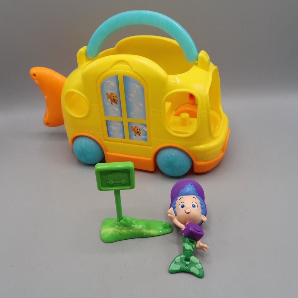 Nickelodeon's Bubble Guppies Swimsational School Bus with Gil Sign Toy Lot